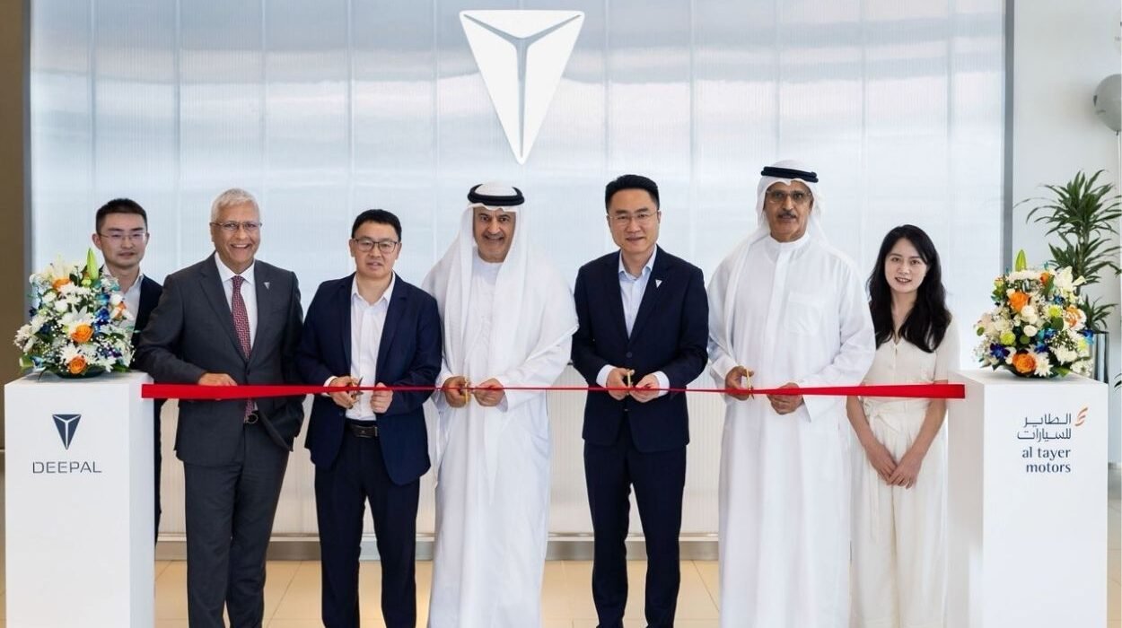Al Tayer Motors Brings Super Hybrid Power to Sharjah with a New Deepal Showroom Al Tayer Motors Brings Super Hybrid Power to Sharjah with a New Deepal Showroom