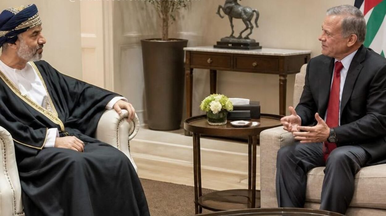 King Abdullah II Receives Omani Shura Council Chairman to Bolster Bilateral Ties in Amman King Abdullah II Receives Omani Shura Council Chairman to Bolster Bilateral Ties in Amman