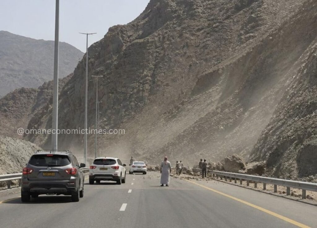 Ibri Mountain Rockfall Alert - Oman Economic Times Ibri Mountain Rockfall Alert