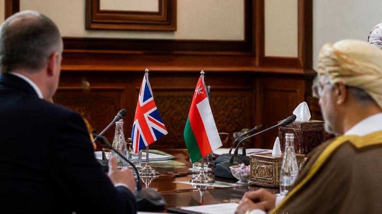 Oman and UK Foreign Ministers Hold High-Level Strategic Talks to Advance Regional De-escalation and Political Dialogue
